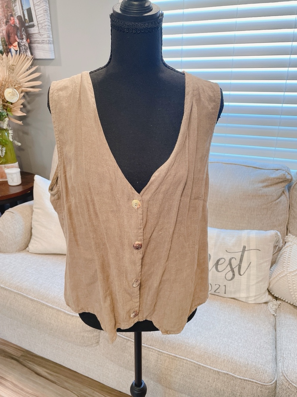 Match Point Tan Linen Vest
